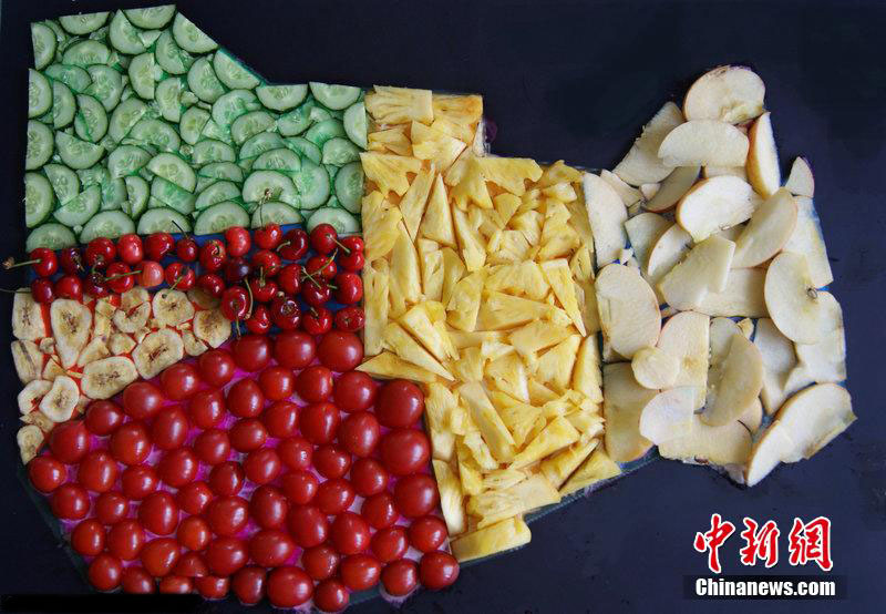 طلبة جامعيون بيانغتشو يصنعون " خريطة الصين" بالأطعمة اللذيذة 