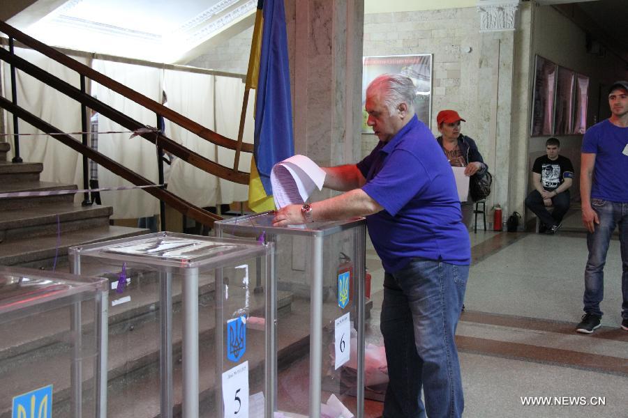 بدء انتخابات الرئاسة المبكرة فى اوكرانيا وسط اجراءات امنية مشددة