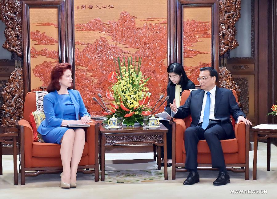 رئيس مجلس الدولة الصيني يتطلع لتوسيع نطاق التعاون مع لاتفيا 