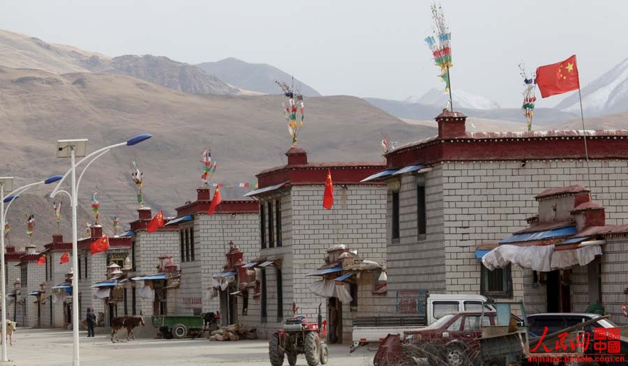 مناظر على الطريق السريع سيتشوان-التبت