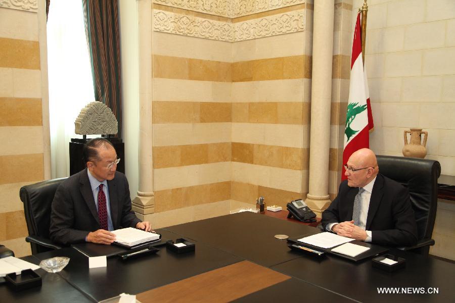 رئيس الوزراء اللبناني يدعو البنك الدولي إلى تدخل سريع وفاعل لمنع انهيار الاقتصاد