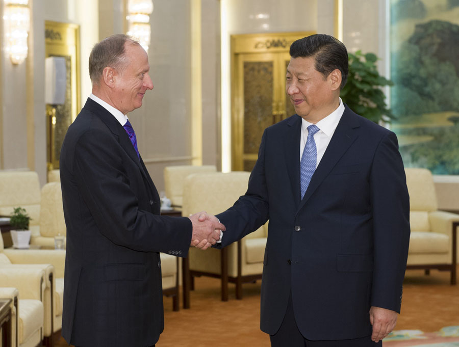 الرئيس الصيني يجتمع مع سكرتير مجلس الأمن الروسي