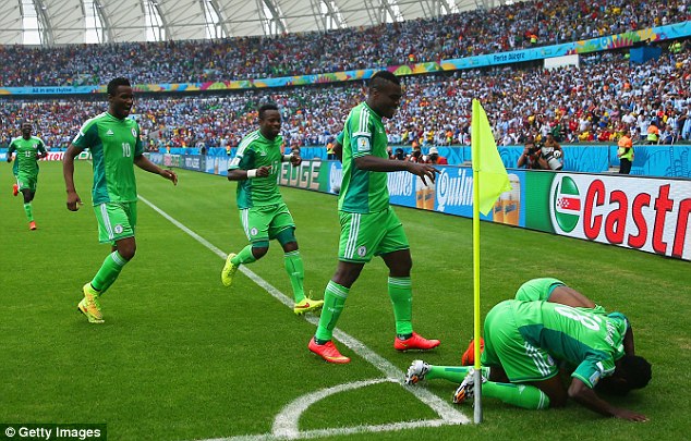 نيجيريا تتأهل للدور الثاني رغم الهزيمة 