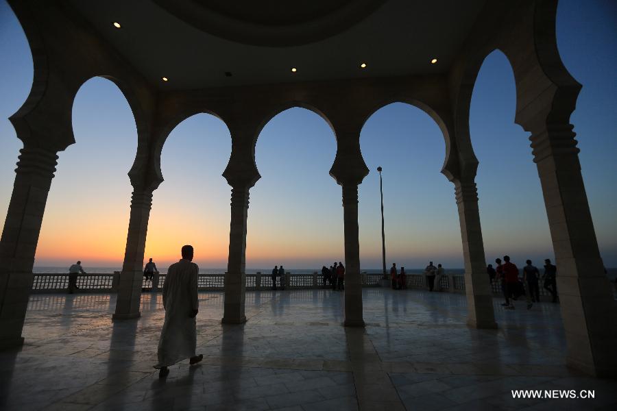 تحقيق: الركود الاقتصادي والتوتر مع إسرائيل يخيمان على استقبال الفلسطينيين لشهر رمضان