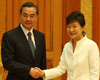 رئيسة جمهورية كوريا تلتقي بوزير الخارجية الصيني