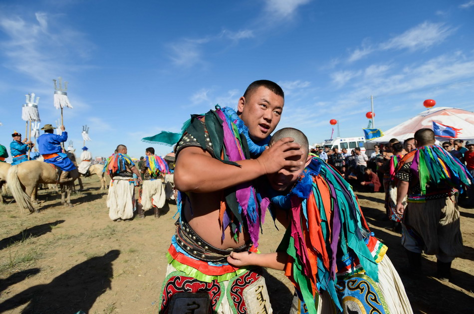 افتتاح مهرجان نادامو فى منغوليا الداخلية    