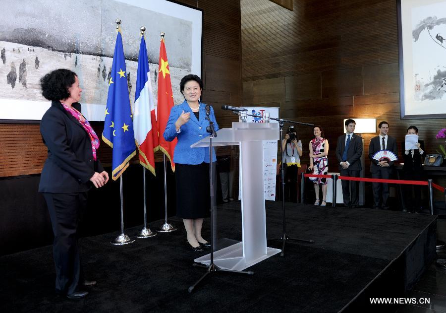 نائبة رئيس مجلس الدولة الصينى تحضر حفل استقبال بمناسبة يوم فرنسا
