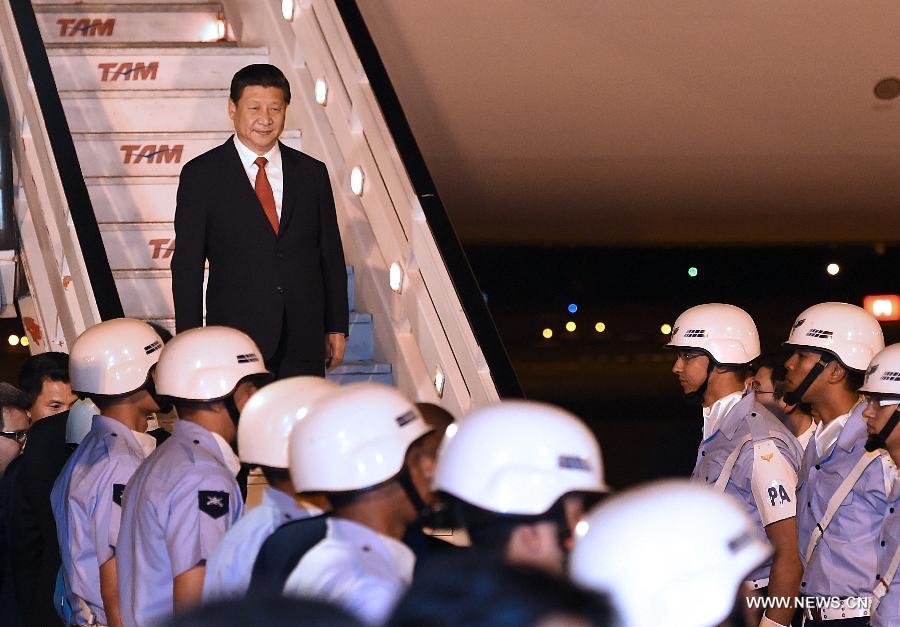 الرئيس الصيني يصل إلى برازيليا ويستهل زيارة دولة إلى البرازيل