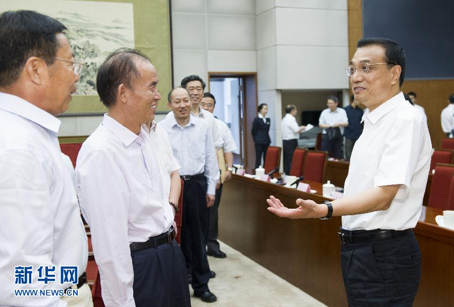 رئيس مجلس الدولة الصينى يؤكد على النمو المتميز والابتكار
