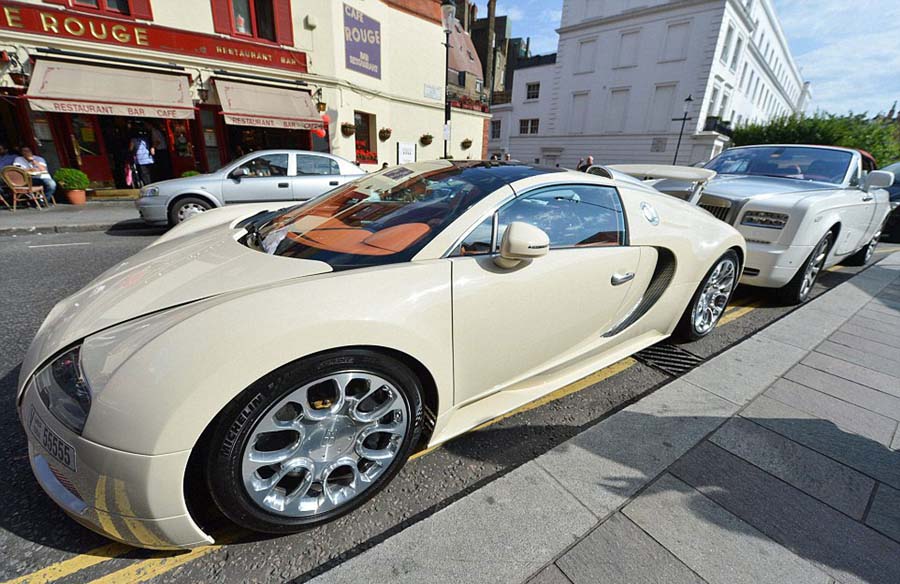 سيارات أثرياء العرب الفارهة تجوب شوارع لندن 