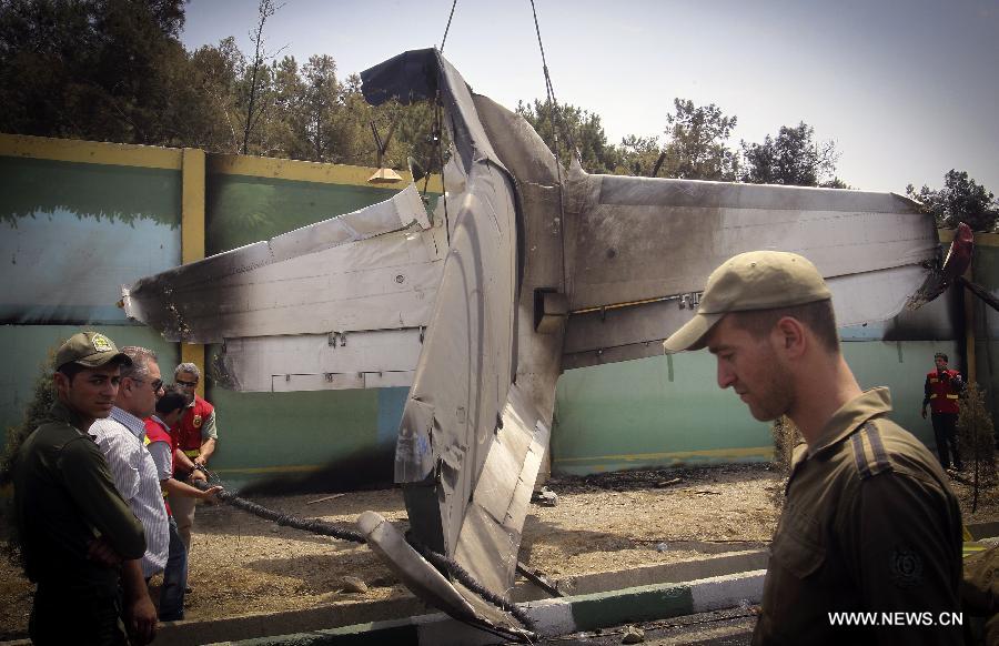 مصرع 48 شخصا إثر تحطم طائرة ركاب بالقرب من العاصمة الإيرانية