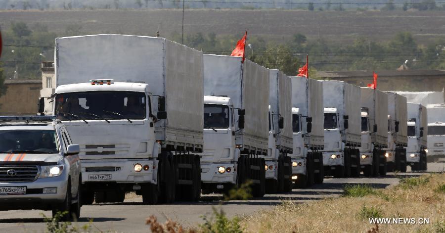 قافلة مساعدات روسية تتحرك باتجاه الحدود الأوكرانية