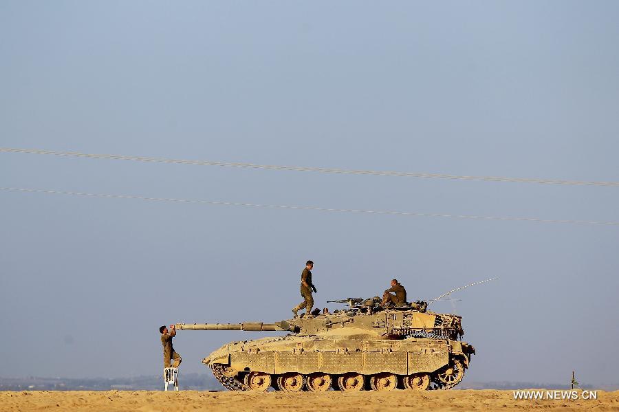 إسرائيل تشن غارات على غزة بعد سقوط صواريخ على أراضيها