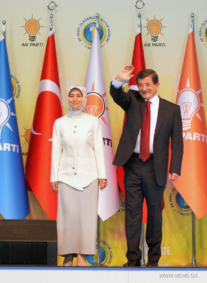 انتخاب داود أوغلوا رئيسا للوزراء وزعيما للحزب الحاكم في تركيا