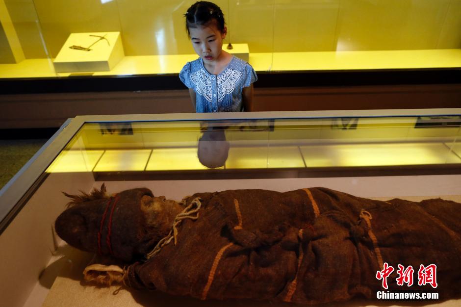 متحف شينجيانغ يعرض " جثة محنطة"