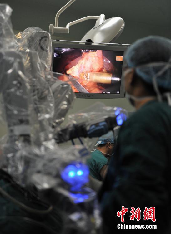 استخدام أول نظام جراحة روبوتية فى سيتشوان الصينية