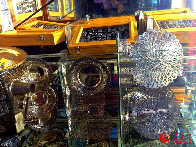 سوق خان الخليلي المصرية المشهورة فى عيون مراسلي شبكة الشعب