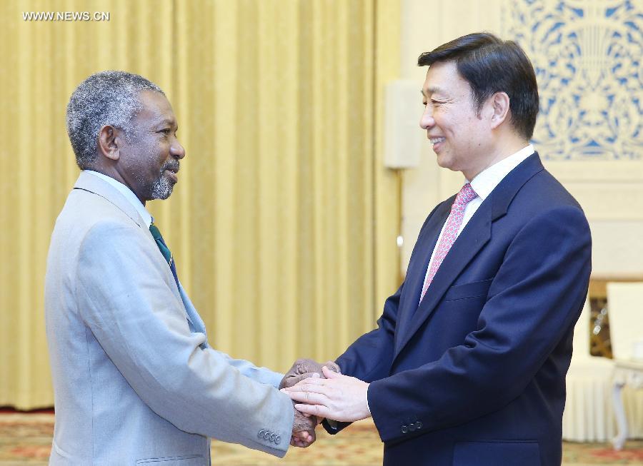 نائب الرئيس الصيني يلتقي بضيوف من تنزانيا