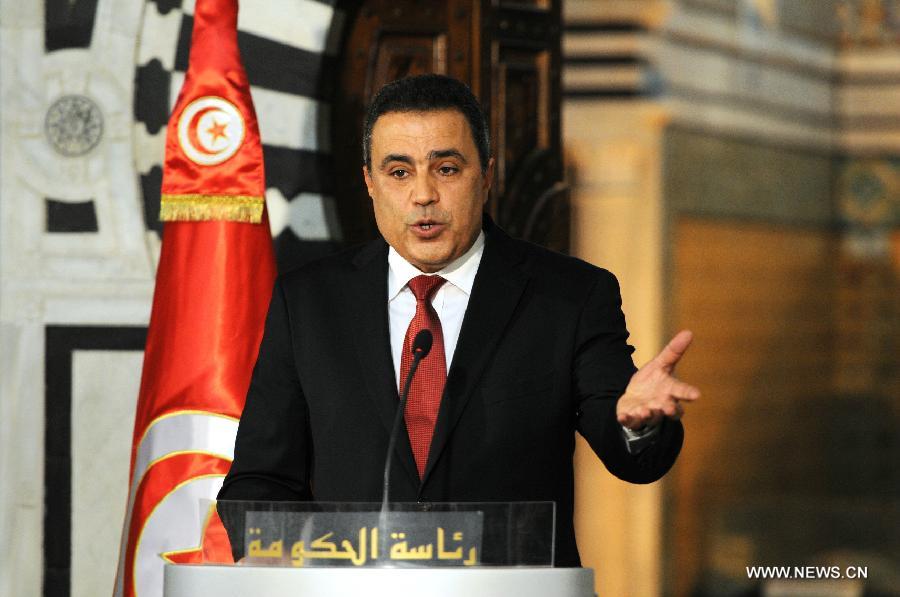 رئيس الحكومة التونسية ينفى عزمه الترشح للإنتخابات الرئاسية
