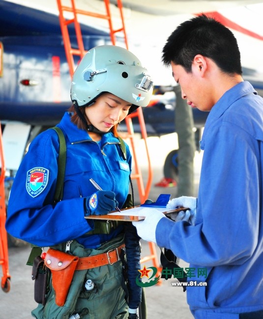 طيارات المقاتلات الصينيات سيظهرن لأول مرة في معرض الطيران 