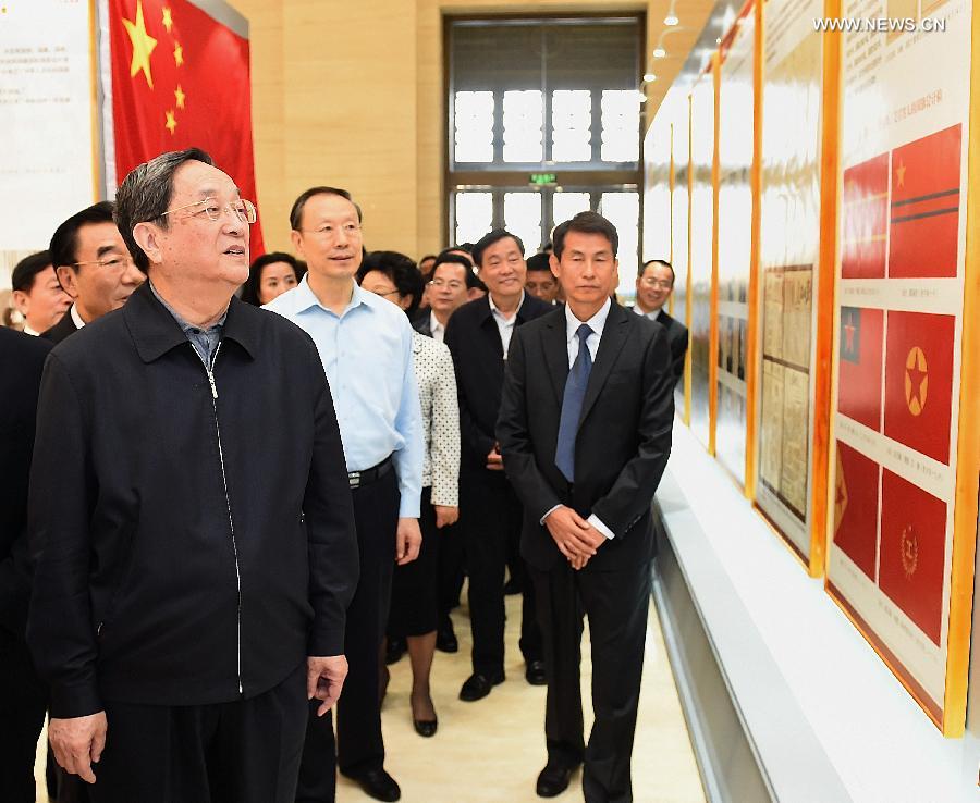كبير المستشارين السياسيين الصينيين يحيي ذكرى إقامة أكبر جهاز استشاري سياسي