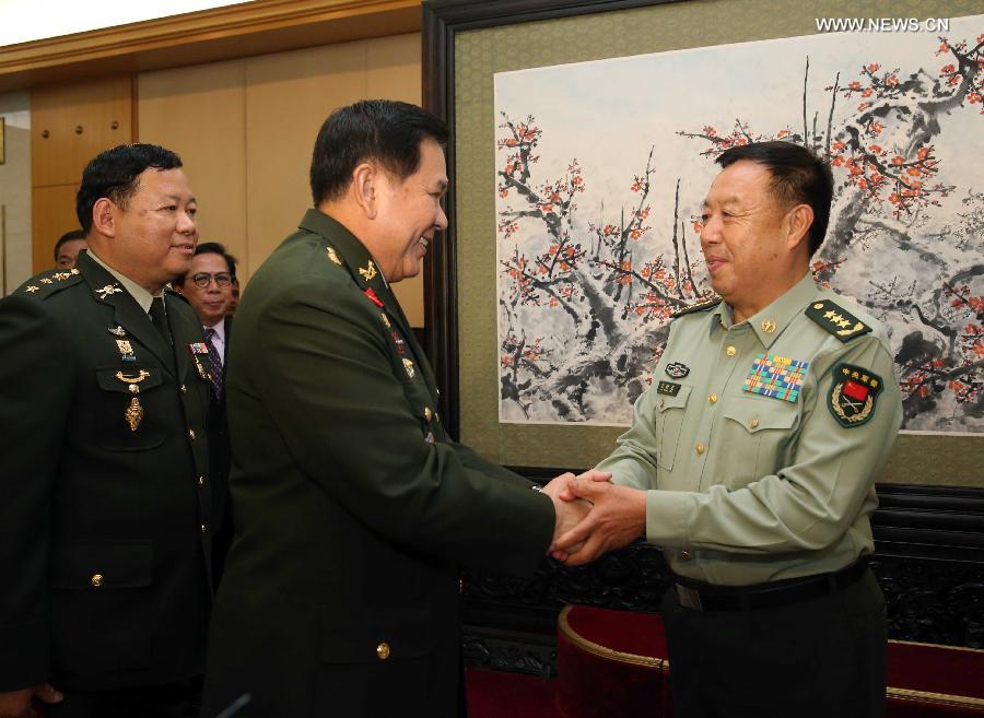 مسئولان عسكريان صينيان بارزان يجتمعان بالقائد الأعلى للقوات المسلحة التايلاندية