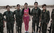 عناصر نسائية ضمن قوات الحماية الشعبية الكردية