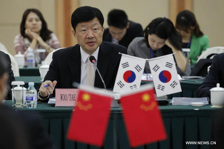 الصين والجمهورية الكورية تبدآن محادثات التجارة الحرة