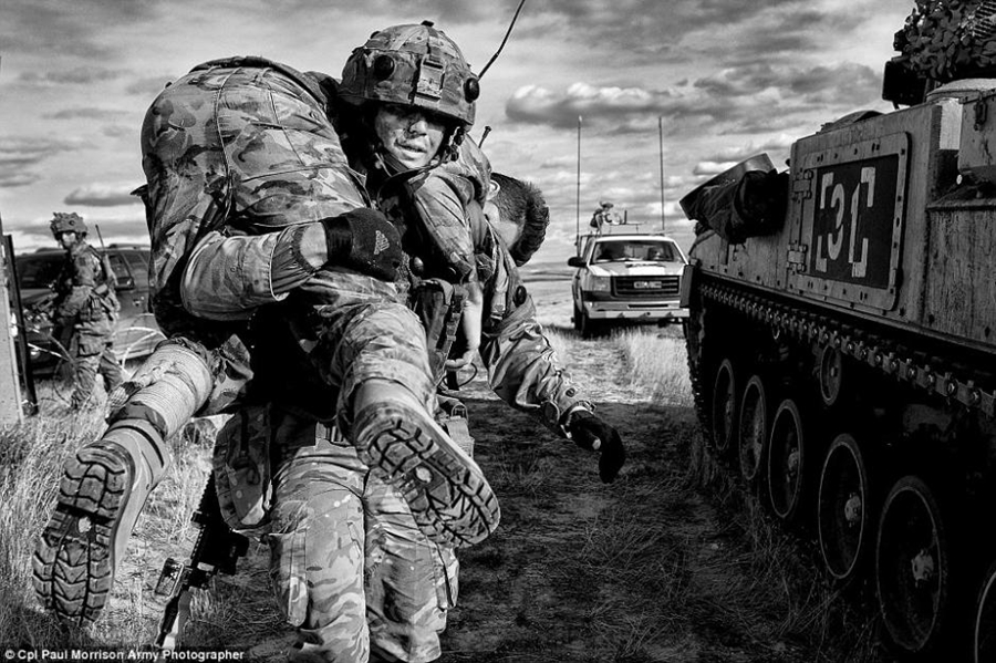 الأعمال الفائزة في مسابقة التصوير الفوتوغرافي العسكري لعام 2014