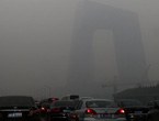 الضباب الدخاني في بكين خلال شهر يونيو  2013.07الأقوى منذ 50 عاما