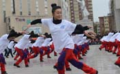 5000 صيني يشاركون في مسابقة رقص الساحات..جائزة 40 ألف دولار