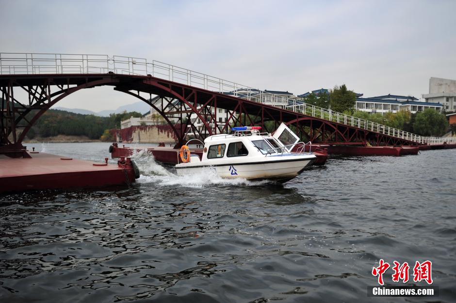 بكين تطلق دوريات "الشرطة المائية" لضمان أمن قمة الآبك