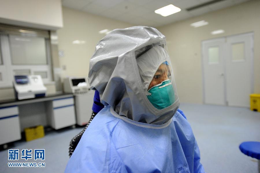 قوانغتشو تقوم بتدريبات على مكافحة فيروس الإيبولا