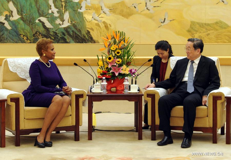 كبير المستشارين السياسيين الصينيين يلتقي برئيسة مجلس الشيوخ فى الباهاما