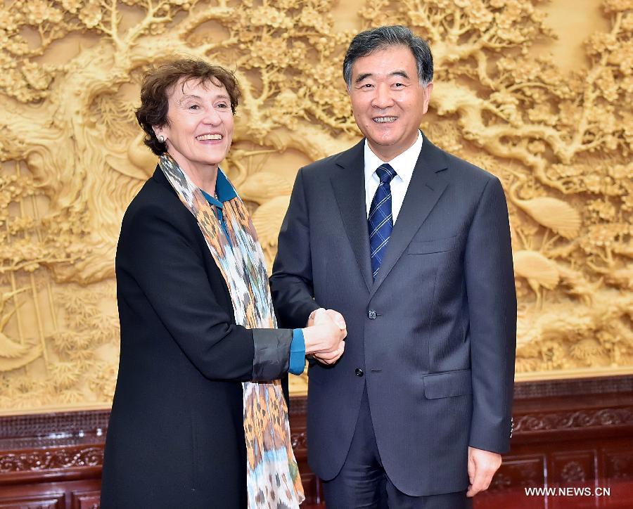 نائب رئيس مجلس الدولة الصينى يجتمع مع نائبة مستشار الأمن الوطنى الأمريكي