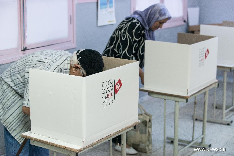 نسبة المشاركة في الانتخابات التونسية تتجاوز 50 %