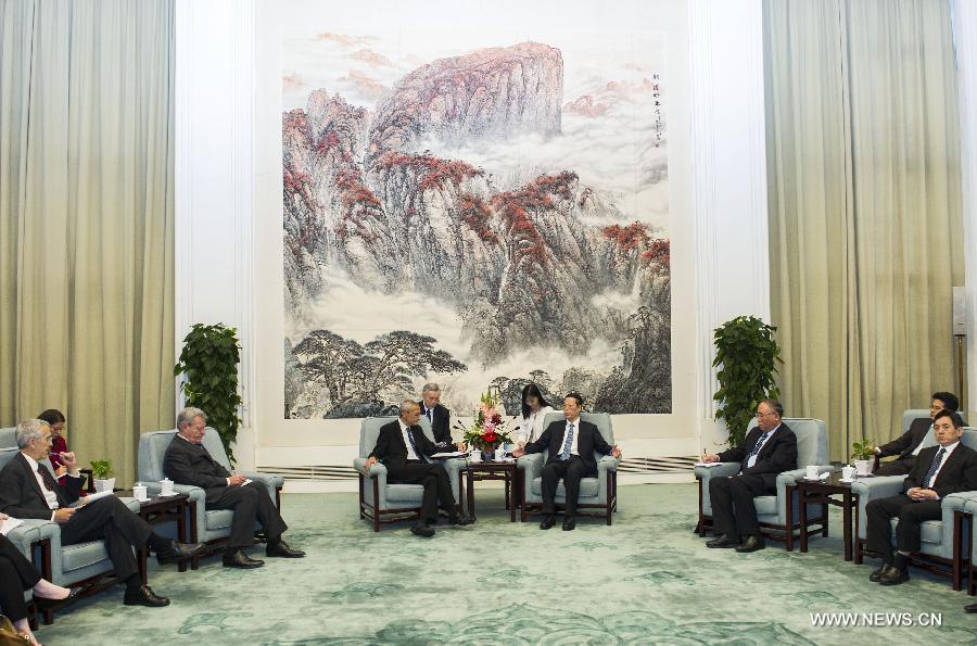 نائب رئيس مجلس الدولة الصينى يناقش مع مستشار أوباما بشأن تغير المناخ