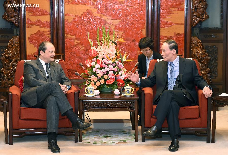 مسئول كبير بالحزب الشيوعى الصينى يجتمع مع وفد فرنسى