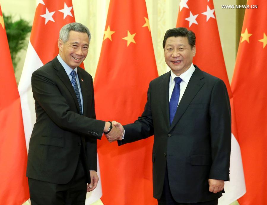الرئيس الصيني يلتقي مع رئيس وزراء سنغافورة