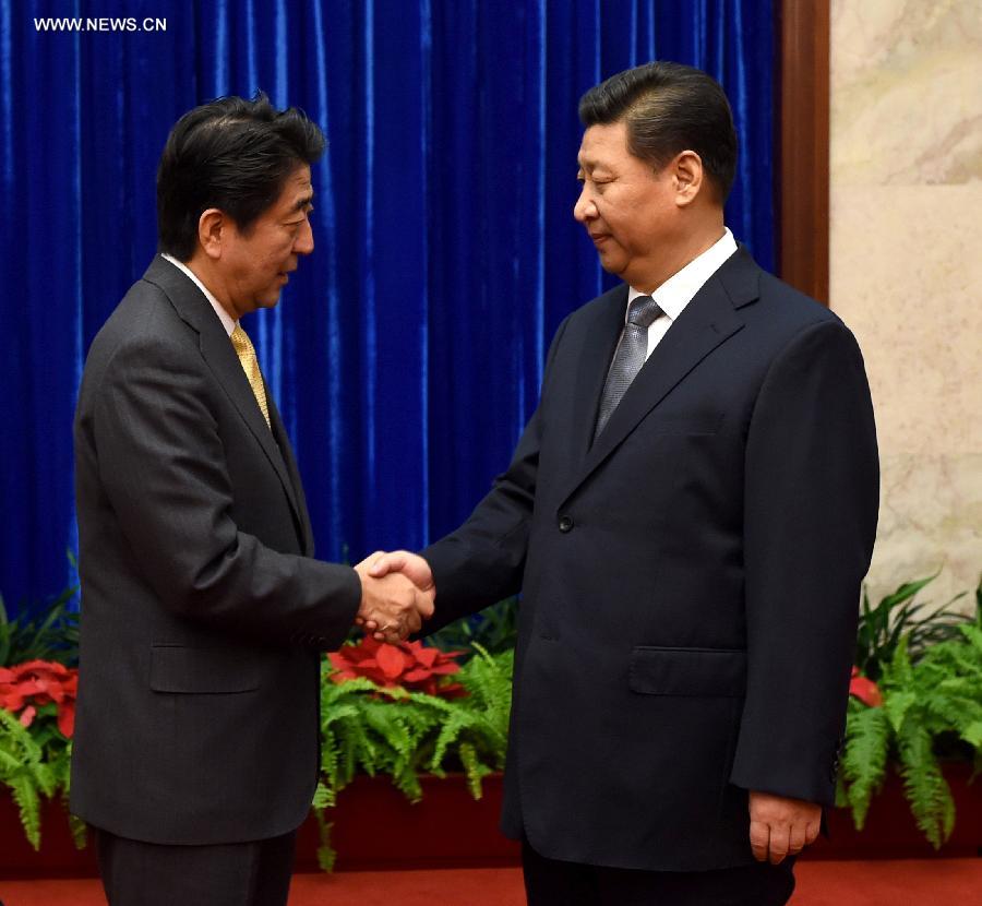 الرئيس الصيني يجتمع مع رئيس الوزراء الياباني