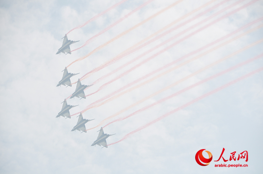 عرض جوي رائع لـ " فريق الأول من أغسطس" التابع للجيش التحرير الشعبي الصيني في معرض الصين للطيران