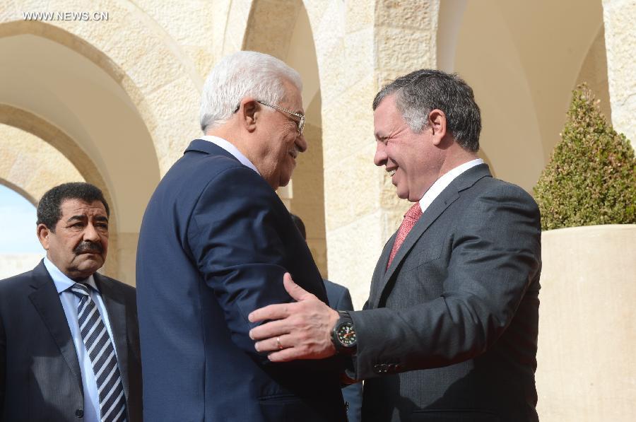 العاهل الاردني يبحث مع الرئيس الفلسطيني جهود تحقيق السلام ومجمل التطورات الراهنة في المنطقة