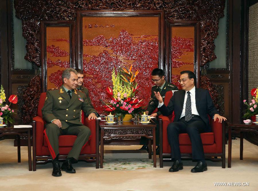 رئيس مجلس الدولة الصينى يجتمع مع وزير الدفاع الروسى
