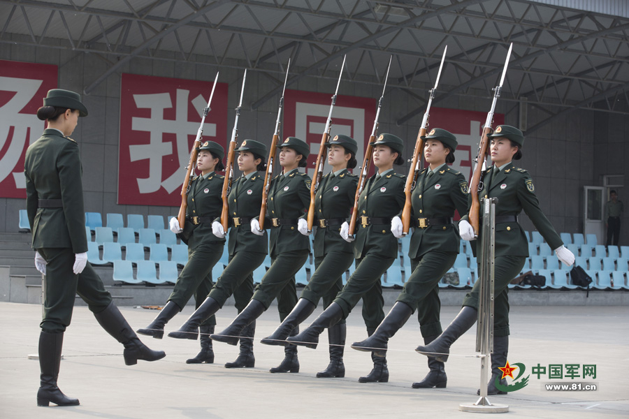 سبر أغوار خمس وظائف خاصة  للجنديات فى القوات الصينية