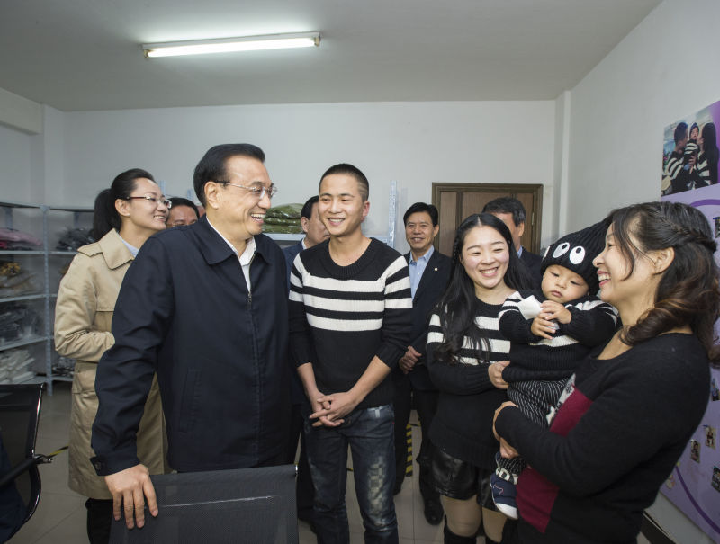 زيارة لي كه تشانغ  لـ "أول قرية لمتاجر الانترنت" في ييوو