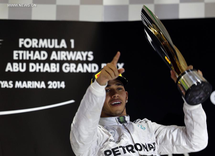 البريطاني هاميلتون يتوج بطلا للعالم بفوزه بسباق الفورمولا 1 في أبوظبي
