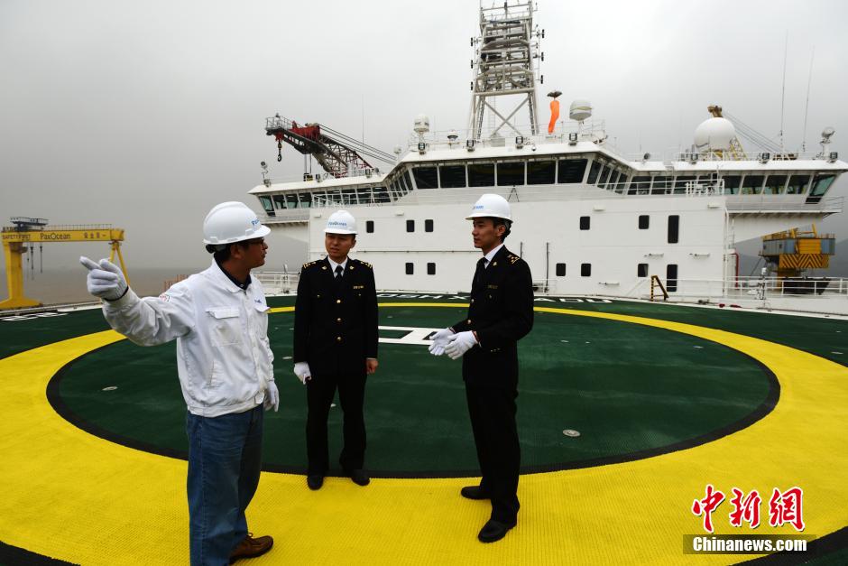 الصين تبني أكبر منصة شبه عائمة في العالم للحياة البحرية 