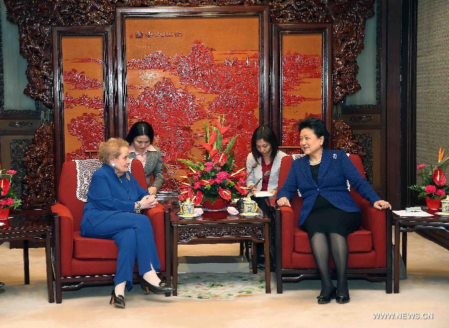 نائبة رئيس مجلس الدولة الصينى تجتمع مع وزيرة خارجية سابقة للولايات المتحدة