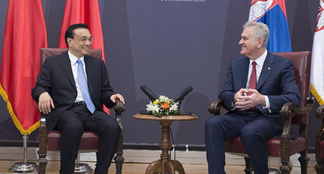 الصين وصربيا تتعهدان بتعزيز العلاقات