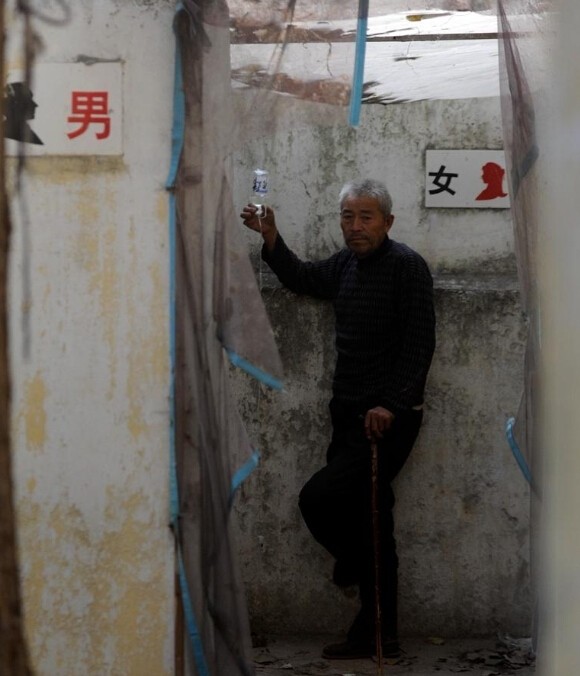 قصة بالصور: "غابة من زجاجة الحقنة الوريدية" في الصين